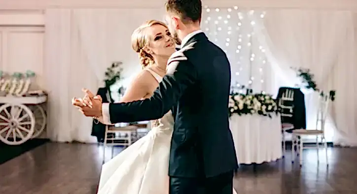 izmir düğün dansı, İzmir ilk dans